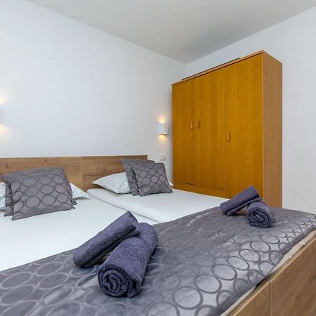 Apartments Mladen Duce Exterior photo