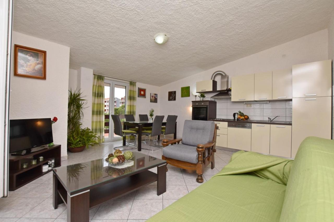 Apartments Mladen Duce Exterior photo